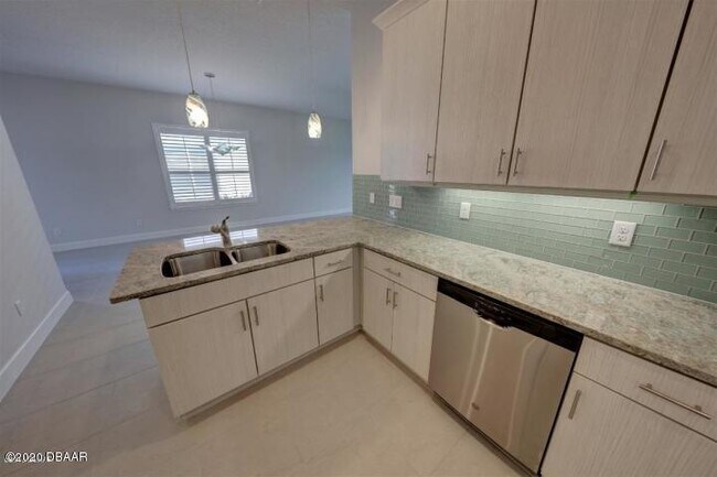 Foto del edificio - 844 Pinewood Dr