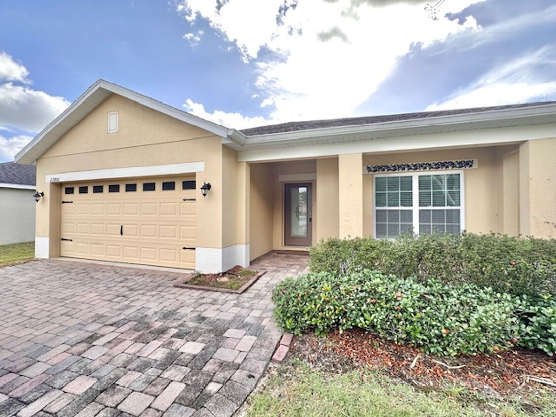 Foto principal - 4 BEDROOM POOL HOME! EAGLE DUNES GOLF COUR...