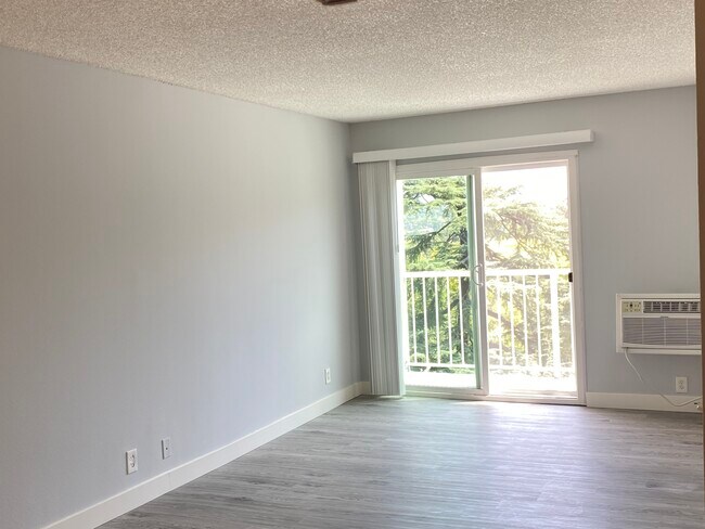 Building Photo - Monterey Apartments