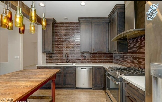 Foto del edificio - 135 Pebble Ridge Rd