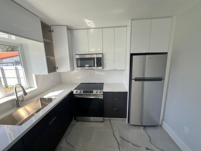 Foto del edificio - 3300 SW 127th Ave