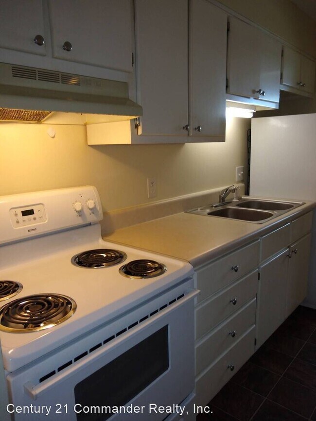 Building Photo - 2 br, 1 bath Apartment - 516 A Parker St.