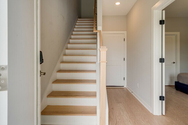 Foto del edificio - 1308 Montgomery Ave