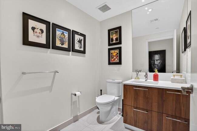 Building Photo - 1650 Silver Hill Dr