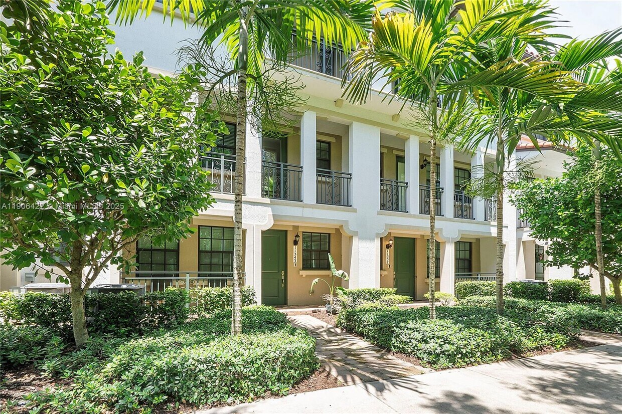 Foto principal - 11343 SW 14th St