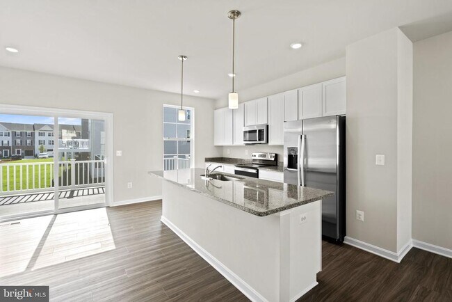 Building Photo - 136 Winterplace Dr