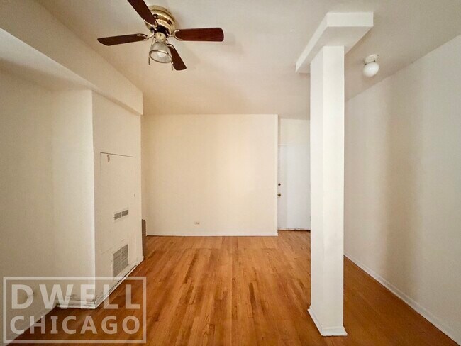 Foto del edificio - 2331 N Kedzie Blvd