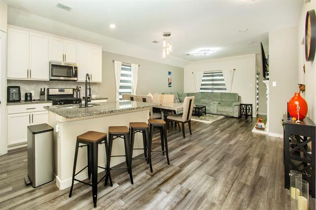 Foto del edificio - 8625 Glenburne Dr