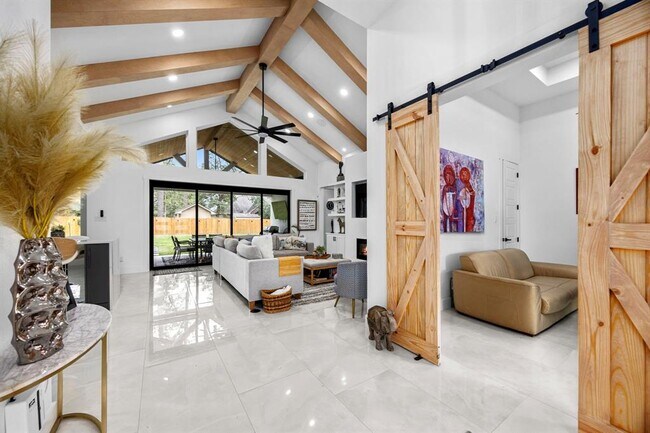 Foto del edificio - 32810 Oak Creek Dr