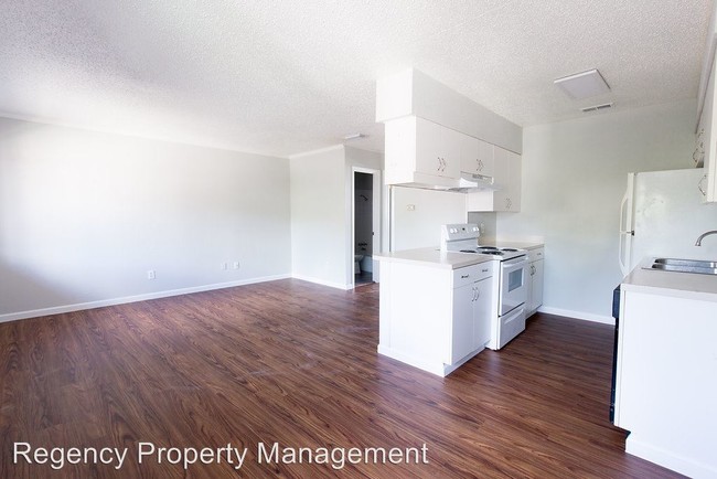 Foto del edificio - 8501 Cameron Rd