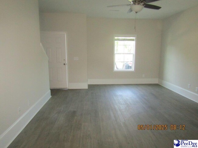 Building Photo - 467 3rd Loop Rd