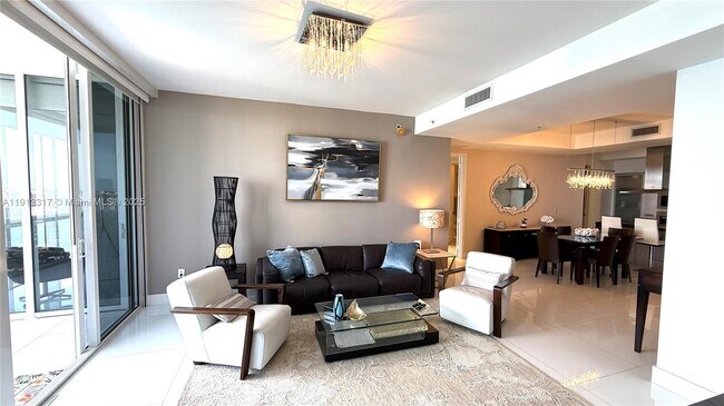 Foto del edificio - 18201 Collins Ave