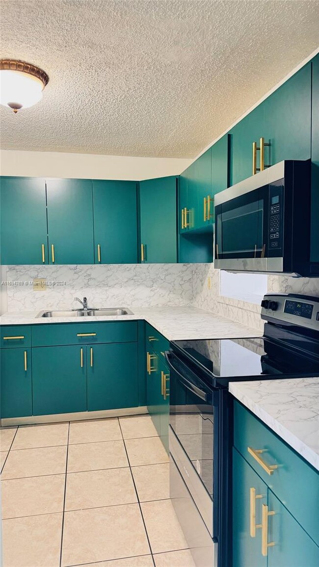 Foto del edificio - 1480 W 46th St