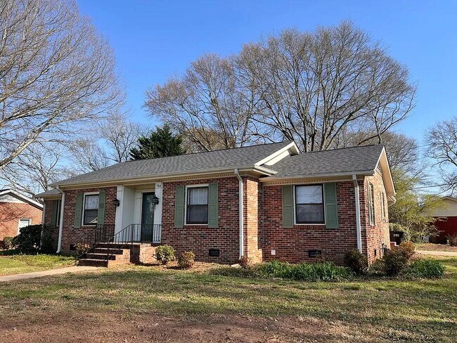Building Photo - 134 Suber Rd