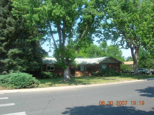 Building Photo - 1207 Castlerock Dr