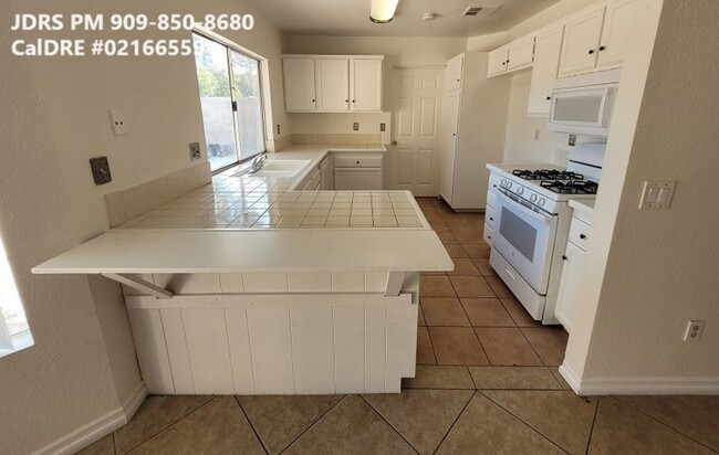 Foto del edificio - Fontana 3 Bedroom Home