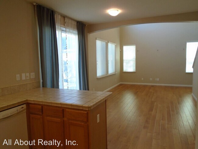 Building Photo - 4 br, 2.5 bath House - 1081 MANZA CIRCLE