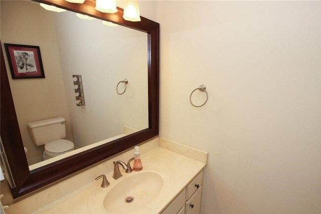 Foto del edificio - 611 Broadway Ave