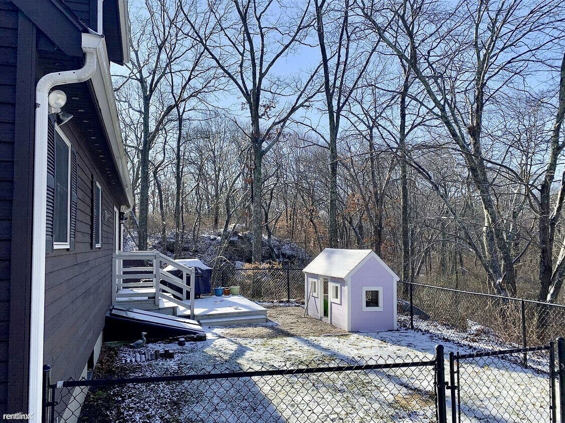 Building Photo - 3 br, 2 bath House - 3185 Tower Hill Rd
