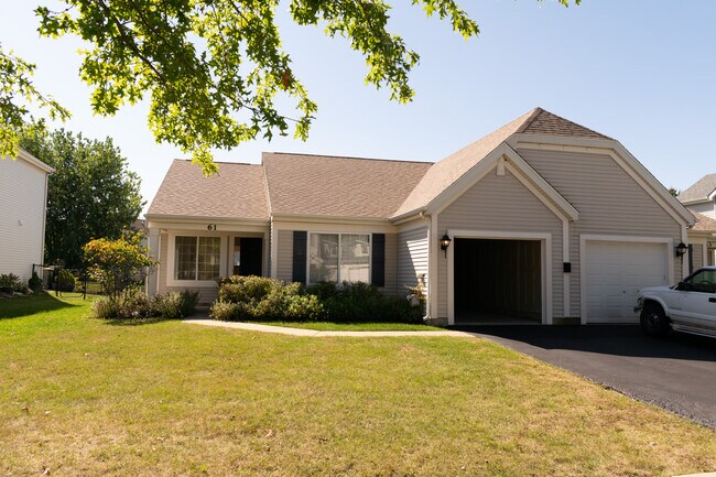 Delantero 2 - 61 W Providence Ln