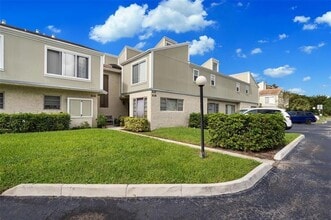 Building Photo - 8137 Lagos De Campo Blvd