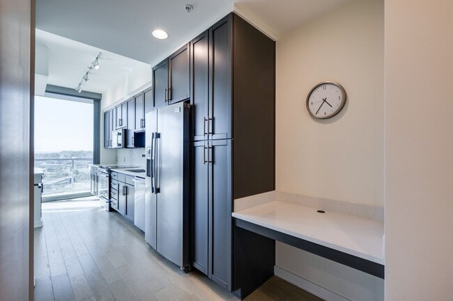 Building Photo - Beautiful 15th floor condo at TwelveTwelve