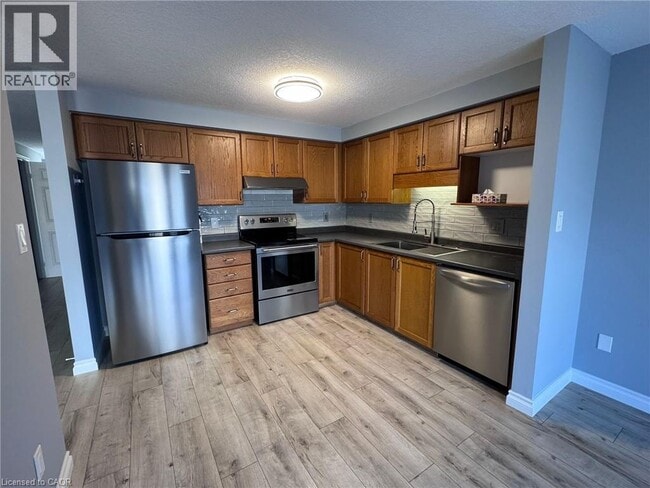 Building Photo - 135 Donnenwerth Dr