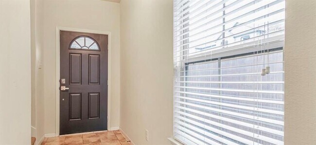 Building Photo - 13530 Vista De Oro St