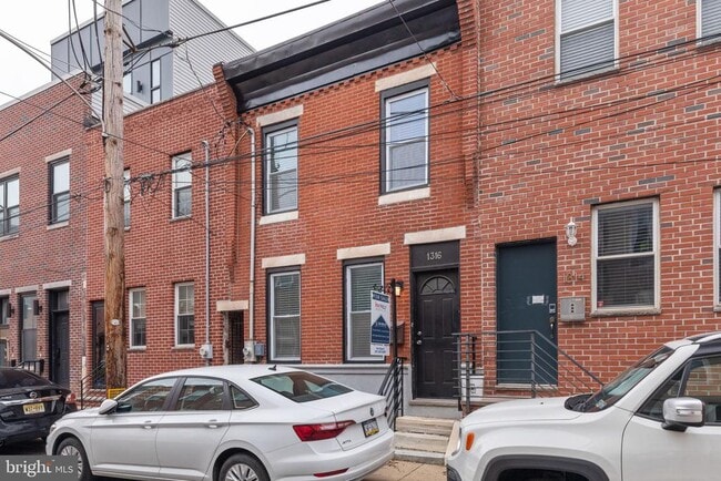 Building Photo - 1316 S Opal St
