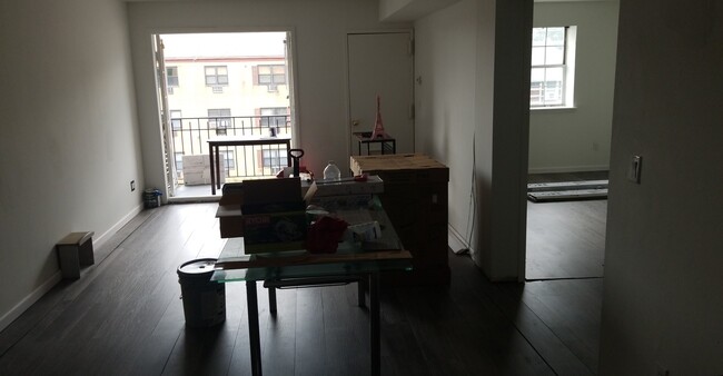 Building Photo - 525 Clove Rd