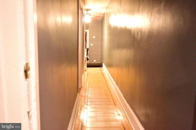 Foto del edificio - 1424 W Grange Ave