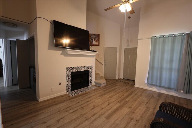 Foto del edificio - 4912 Dovercliff Cove