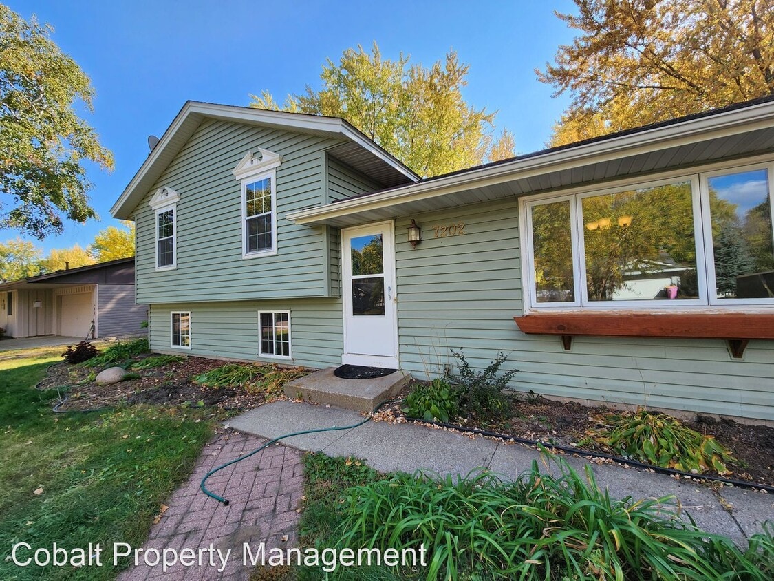 Primary Photo - 3 br, 2 bath House - 7202 146th Ave W