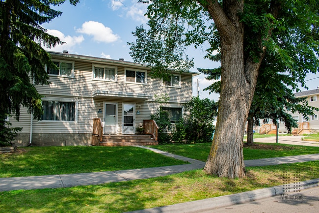 Building Photo - Wedgewood Townhomes