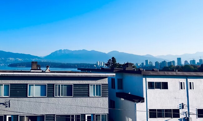 Photo du bâtiment - Live in the Heart of Kitsilano