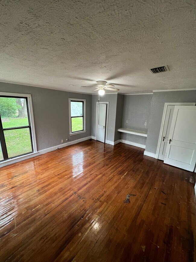 Foto del edificio - 123 E Wyandotte St