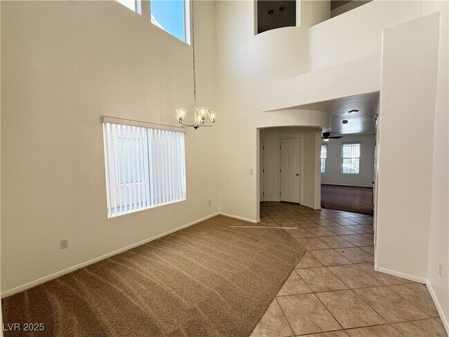 Building Photo - 5249 W Palm Pinnacle Ave