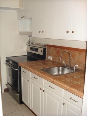 Foto del edificio - Makikian 1 br/1ba