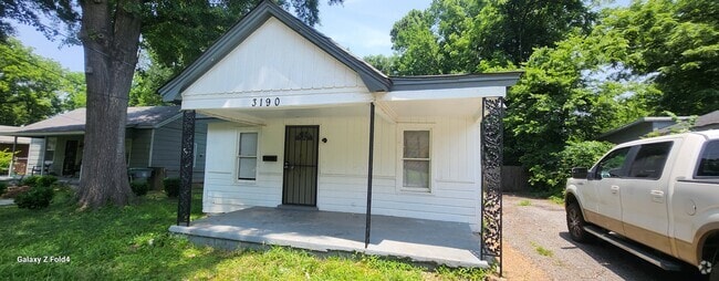 Building Photo - 3190 Yale Ave