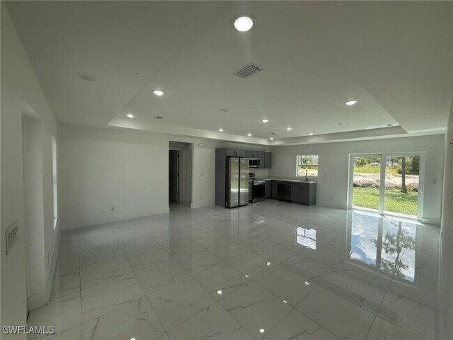 Foto del edificio - 322 McArthur Blvd