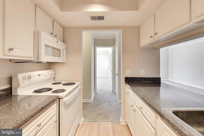 Photo - 8205 Whispering Oaks Way Apartment