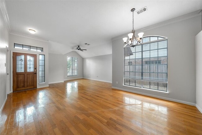 Building Photo - 14916 Snelling Dr