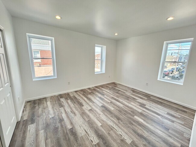 Foto del edificio - 3 Bedroom in Bridesburg