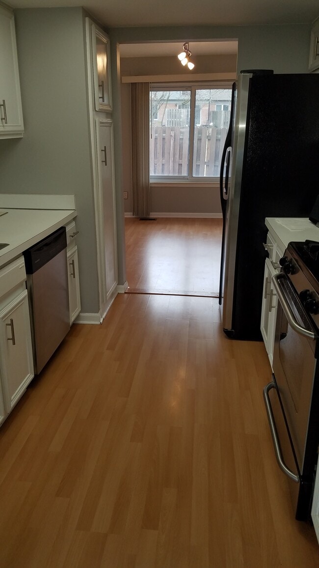 Kitchen - 3541 Burbank Dr