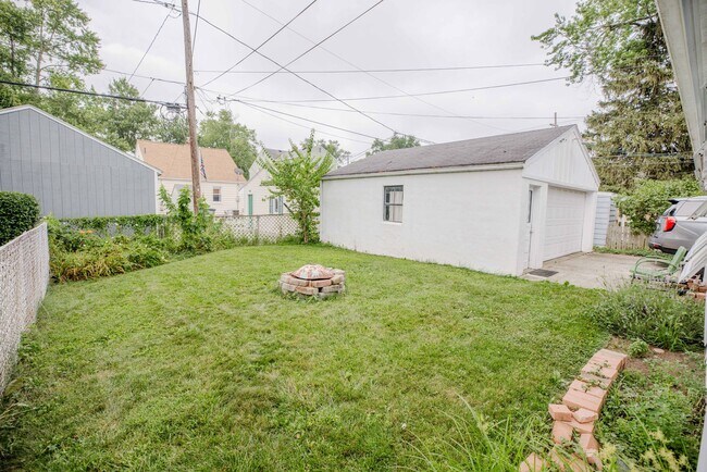Foto del edificio - Beautiful four bedroom home avaulable for ...