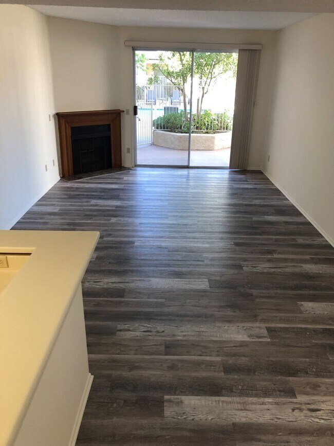 Foto del edificio - LOOK AND LEASE OFFER: $500.00 OFF 1st MONT...
