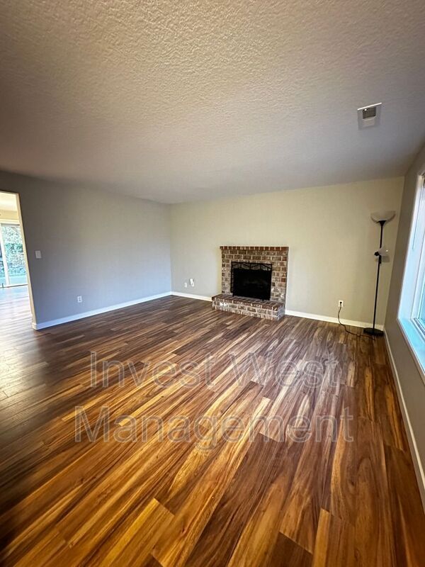 Foto del edificio - 907 SE 147th Ave