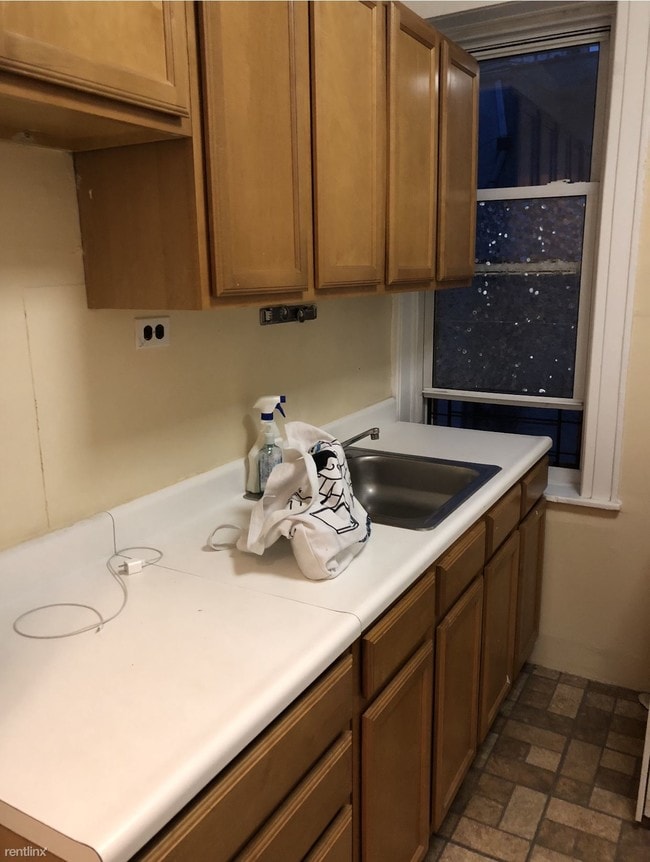 Building Photo - 2 br, 1 bath  - 524 83rd St Bay Ridge