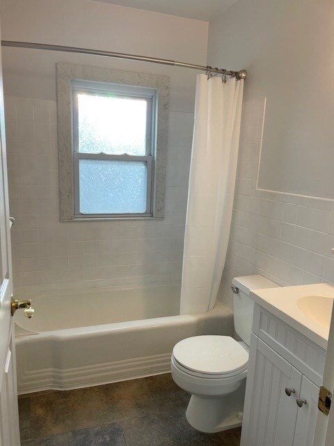 Bath Room - 143 Roesch Ave