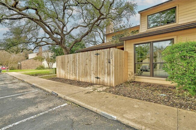 Building Photo - 4159 Steck Ave